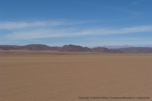 Après la cohue de Swakopmund, nous retrouvons avec bonheur les immensités vides du désert