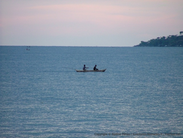 Le spectacle des pêcheurs en pirogue sur le lac Malawi est un plaisir constant