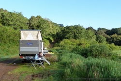 Notre bivouac pour ce soir, le seul endroit plat qu'on a eu la chance de trouver !