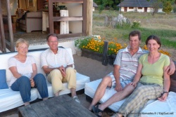 Jacline, Serge, David et moi sommes très heureux d'être arrivés jusqu'à Kipili