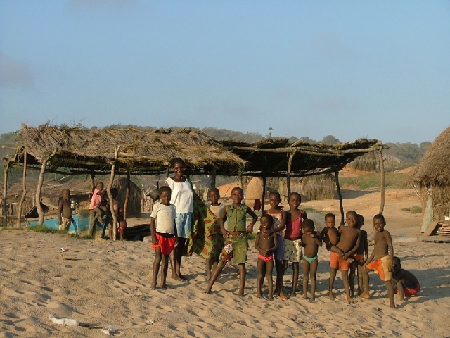 Enfants d'un village de pêcheur