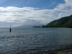 Au loin la presqu'île de Tahiti Nui
